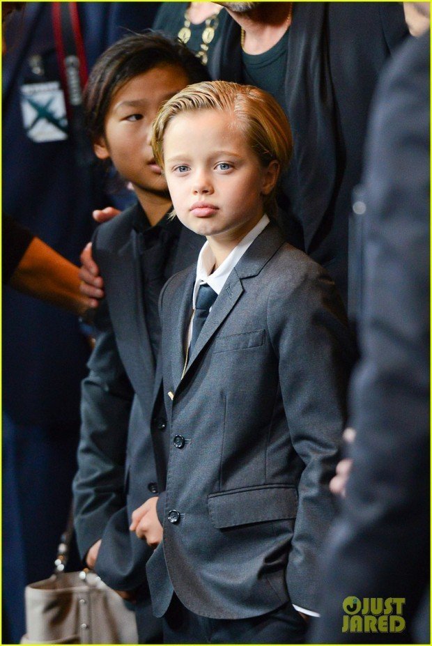 brad-pitt-brings-family-to-unbroken-hollywood-premiere-17