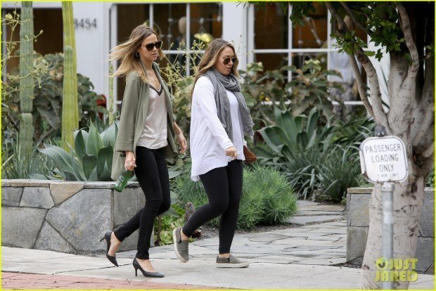 haylie-duff-is-pregnant-08