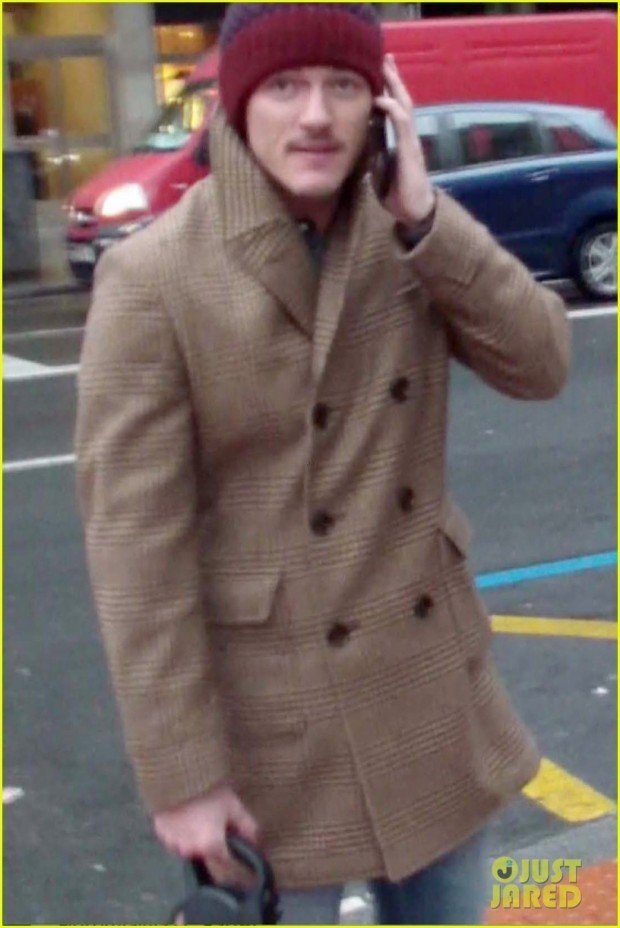 luke-evans-jon-kortajarena-spend-holidays-in-spain-06