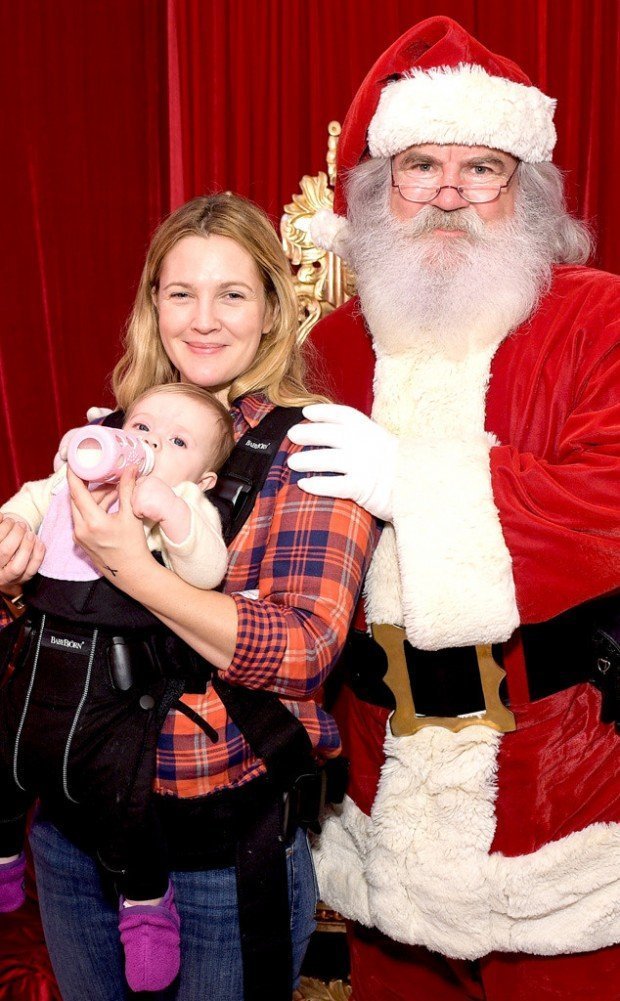 rs_634x1024-141214090440-634.Drew-Barrymore-Frankie-Santa.jl.121414