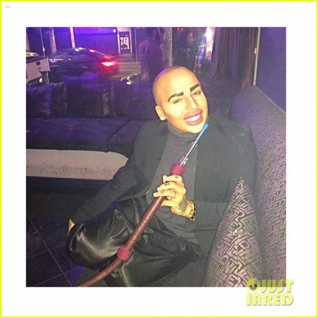 this-man-paid-to-look-like-kim-kardashian-21