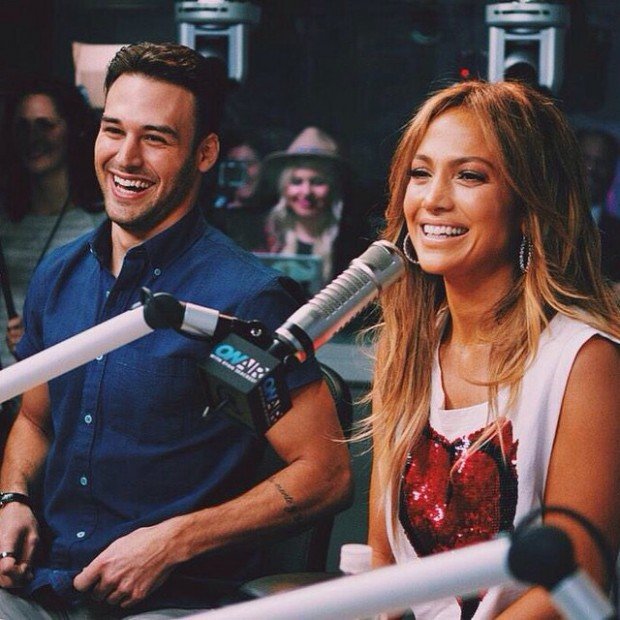 10899000_337935606392836_885200771_n