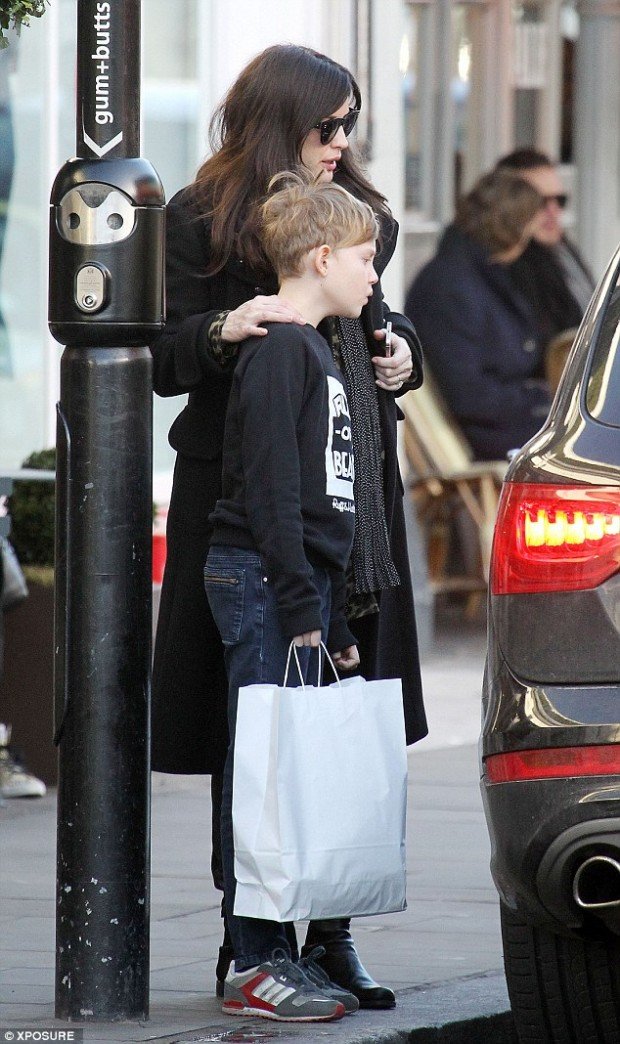 246B8C1000000578-2897041-image-a-43_1420450690575