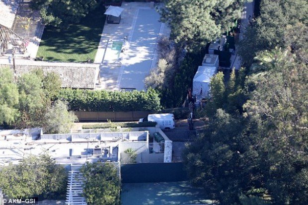 246FADB800000578-2897666-image-a-34_1420494506522