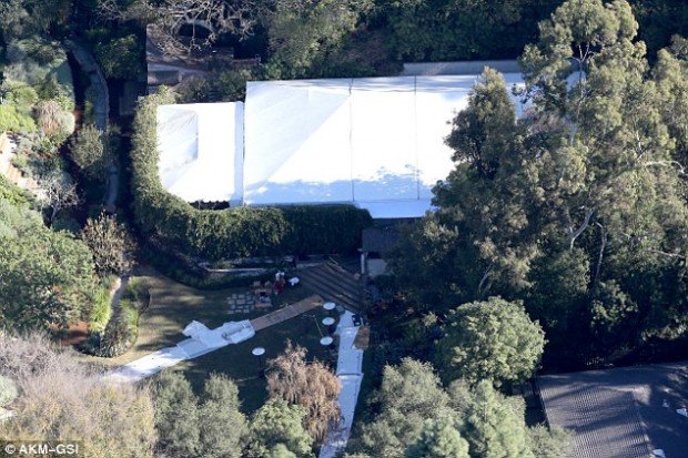 246FAE2F00000578-2897666-image-a-32_1420494495253