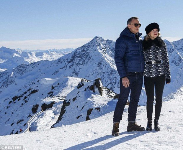 247A393C00000578-0-image-m-66_1420713337988