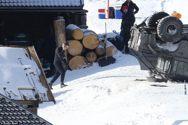 24B8E49700000578-0-image-a-71_1421414007313