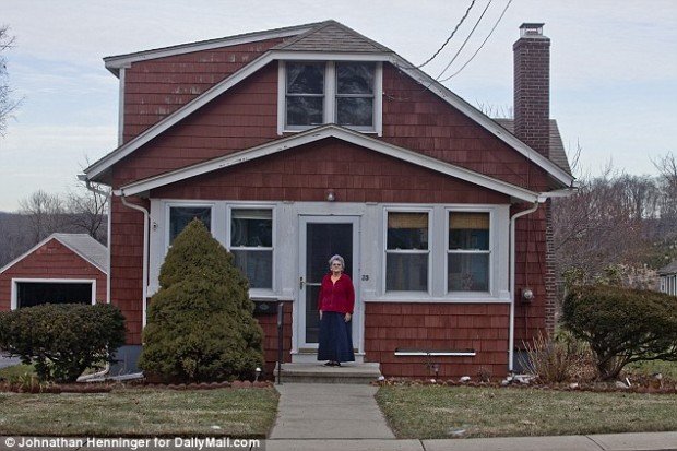 24E35DEE00000578-0-image-a-9_1421863807153