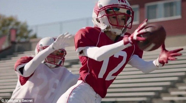 24E9593100000578-0-image-a-19_1421870736902