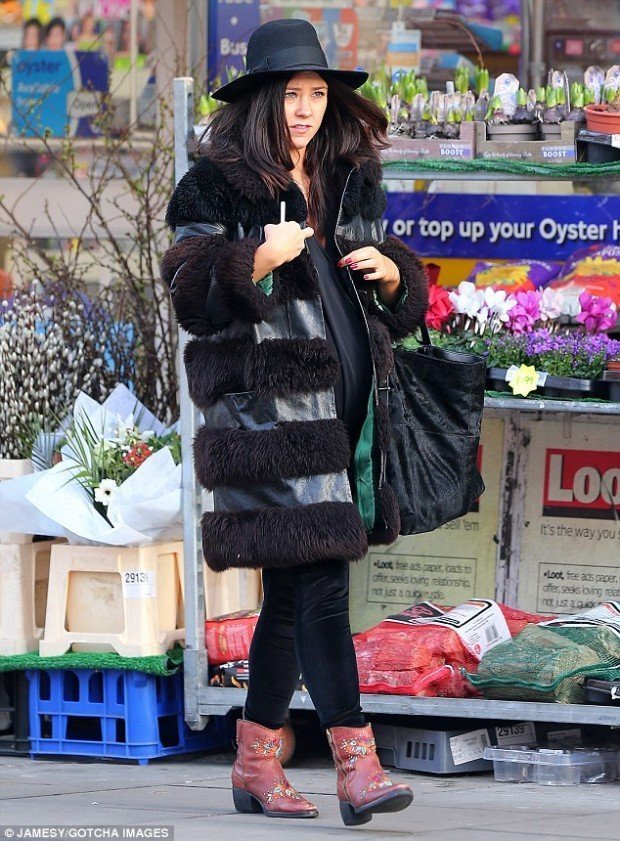 251430FD00000578-2926900-image-m-11_1422285112930