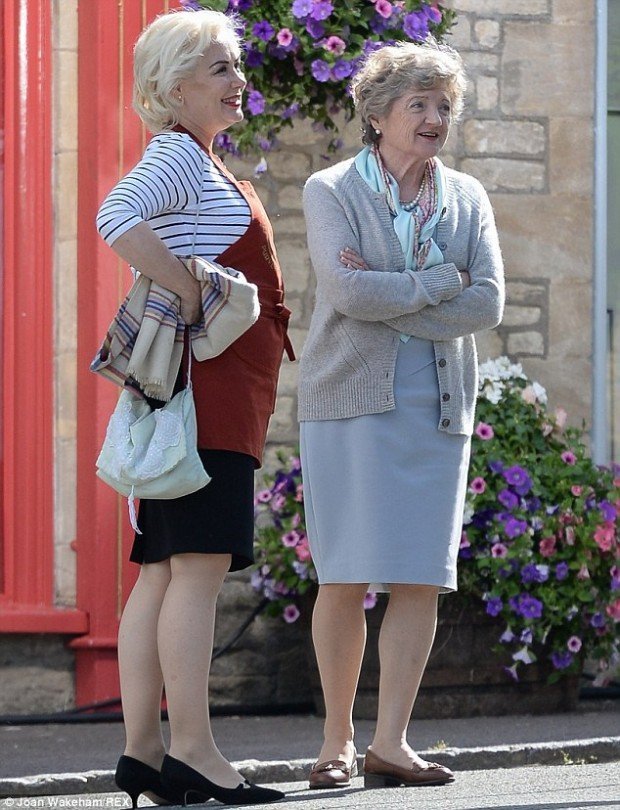 article-2715219-203BD66F00000578-762_634x828