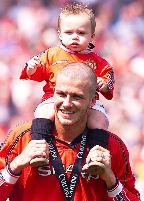 AP00050602061_David-Beckham-Brooklyn-Beckham-467