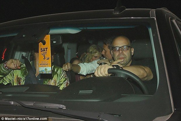 277DC76100000578-3044051-image-a-16_1429298307593