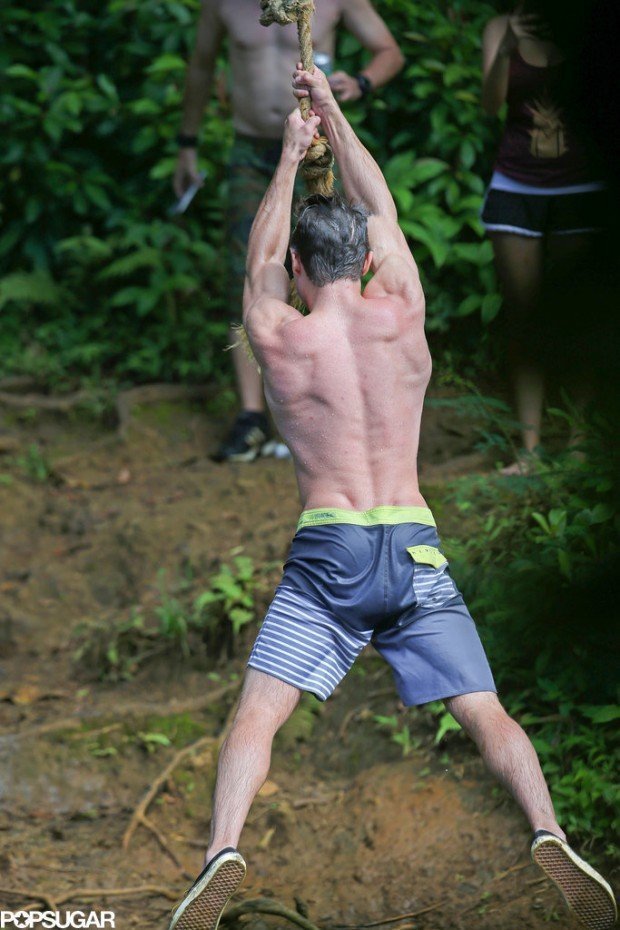 Shirtless-Zac-Efron-Rope-Swing (10)