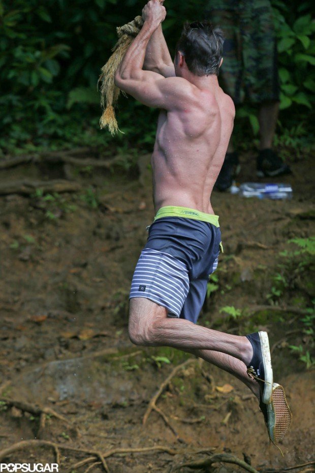 Shirtless-Zac-Efron-Rope-Swing (9)