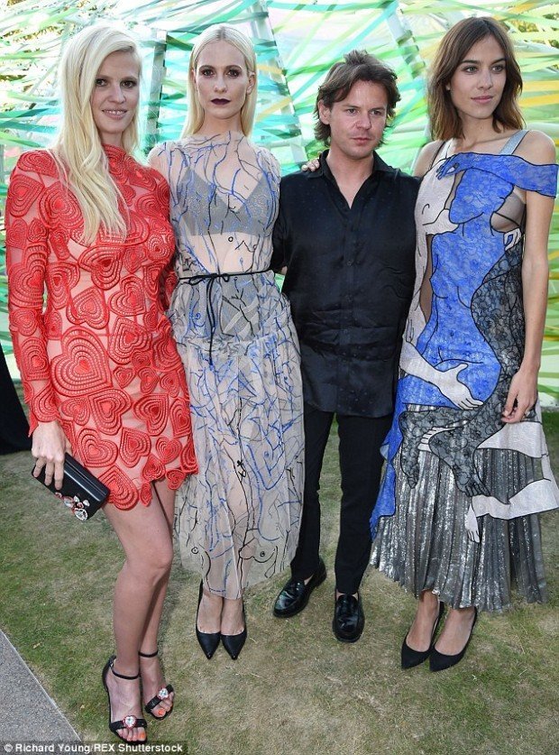 2A2E749900000578-3147663-image-m-140_1435870511401