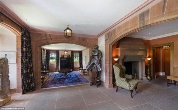 2B3DD8B000000578-3192084-image-a-63_1439198907505