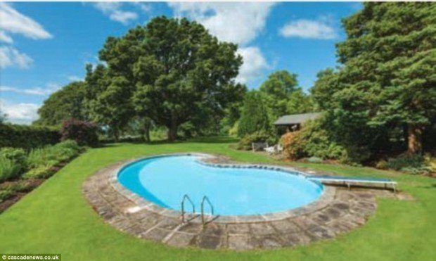 2B3DD8C800000578-3192084-image-a-42_1439198834303