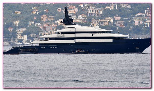 Exclusive... 51813687 Legendary director Steven Spielberg goes shopping with his wife Kate Capshaw and their daughter Destry in Portofino, Italy on August 1, 2015. Steven is enjoying his free time ahead of the release of his new movie, "Bridge of Spies" in October. FameFlynet, Inc - Beverly Hills, CA, USA - +1 (818) 307-4813 RESTRICTIONS APPLY: USA ONLY