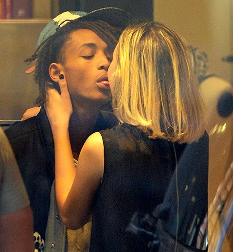Sarah-Snyder-jaden-smith-kiss-inline