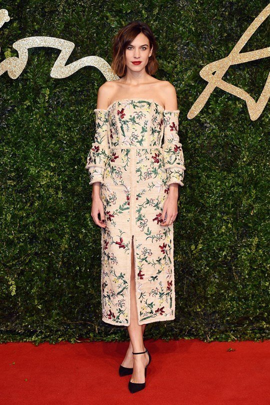 alexa-chung-bfa-arrivals-vogue-23nov15-rex_b_540x810_1