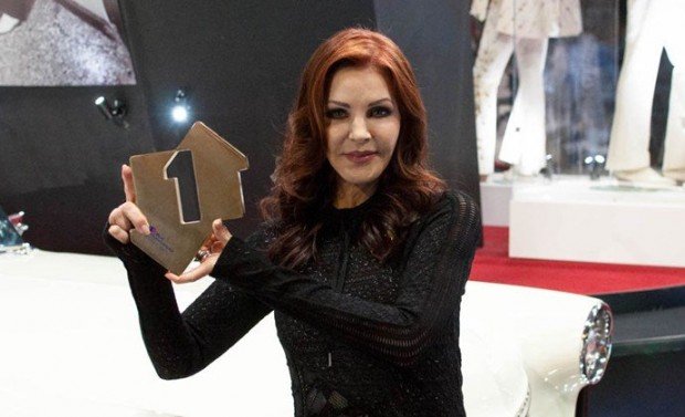 elvis-presley-scores-chart-record-with-12th-uk-no1-album