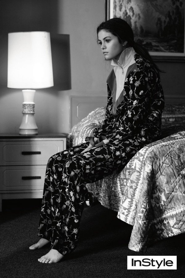 instyle-jan2016-selena-4_0