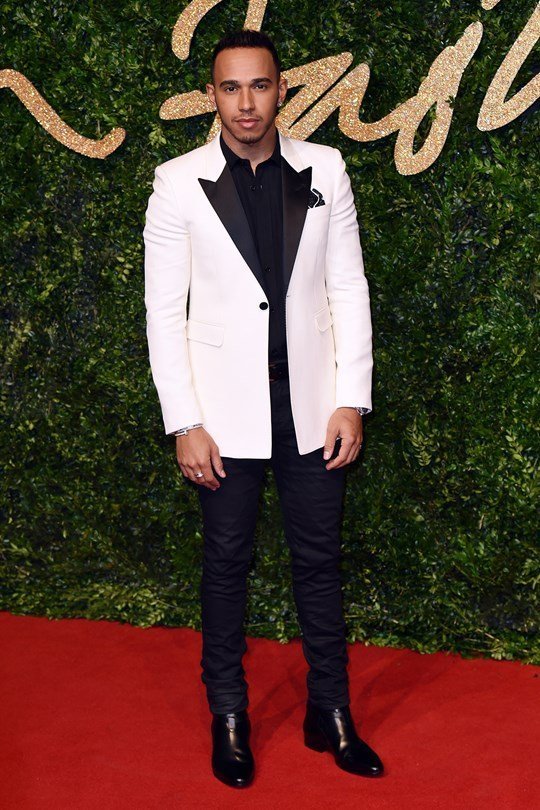 lewis-hamilton-bfa-arrivals-vogue-23nov15-rex_b_540x810_1