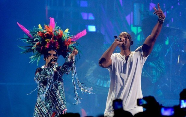 will-smith-takes-the-stage-2015-latin-grammys-06