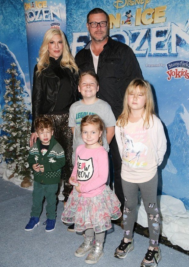 30504B9C00000578-3405525-Tori_and_Dean_will_celebrate_their_10_year_wedding_anniversary_i-m-80_1453153986806