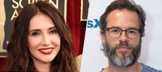 325DD06300000578-3500537-Witty_Carice_van_Houten_beat_others_to_the_punch_on_Saturday_as_-a-19_1458424178689