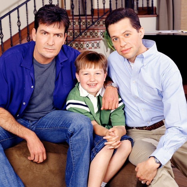 109893772_charlie-sheen-angus-t-jones-jon-cryer-two-and-a-half-men-zoom-8cf3aa43-9710-410f-8c9e-115f6aba858f