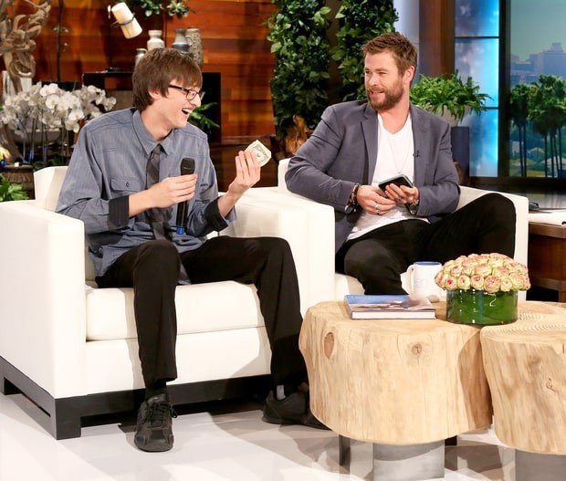 tristin-budzyn-barker-chris-hemsworth-zoom-8a1f0f8d-630c-494b-b220-79be8abdc216