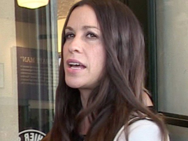 0516-alanis-morissette-tmz-5