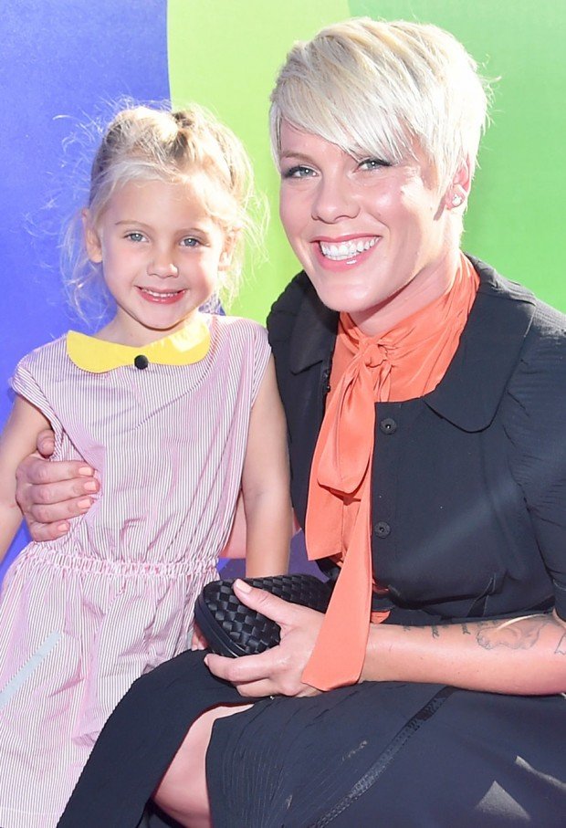 476416790_pink-willow-zoom-de2f1fc2-7b43-44ff-b19c-6f4557993c26