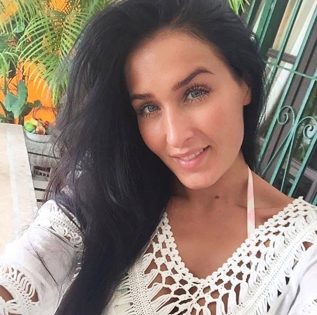 samantha-helen-laight-0317c980-fe55-46ac-9777-2e2f11d5dd3b