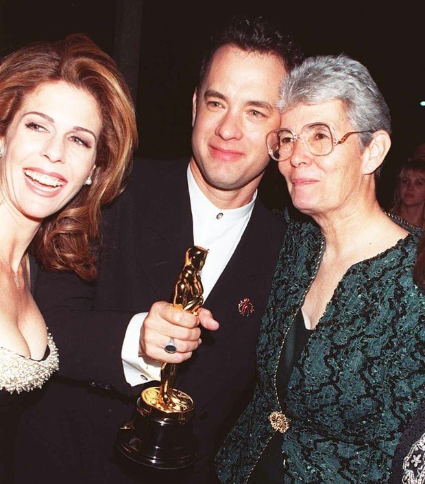tom-hanks-mother-inline-e2378656-1e42-4573-8f35-8359a7bfc017