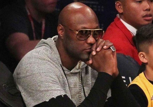 lamar-odom-pictured-leaving-doctor-s-office-with-bandaged-arms