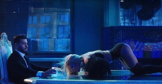 3BB0318400000578-4072164-image-a-69_1482970971160