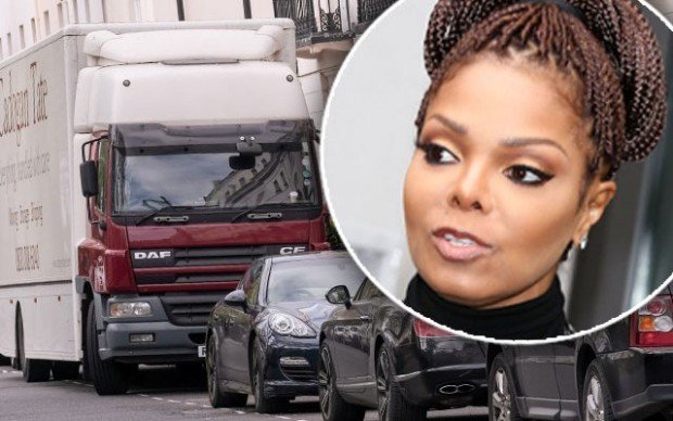 http://www.starslife.ru/wp-content/uploads/2017/04/janet-jackson-london-home-moving-out-pp--620x388.jpg