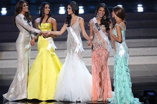 Корона «Мисс Вселенной 2013» досталась красотке из Венесуэлы