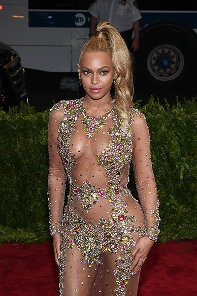 http://www.starslife.ru/wp-content/uploads/2015/05/20150514-bey-5.jpg