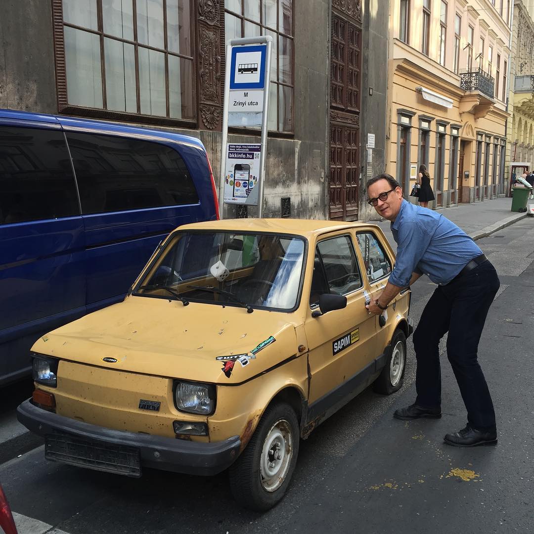 Том Хэнкс у машины