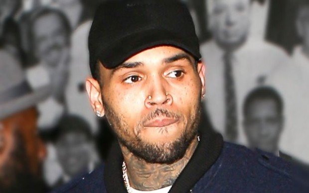 chris-brown-sucker-punched-club-photographer-pp