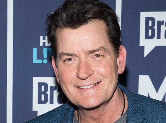 charlie-sheen-new-much-younger-girlfriend-julia-stambler-is-his-soulmate-says-source-pp