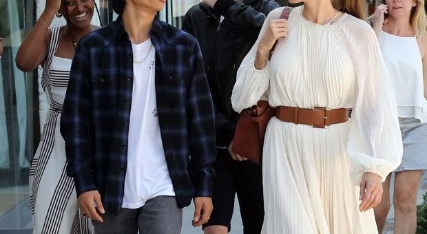 Анджелина Джоли,