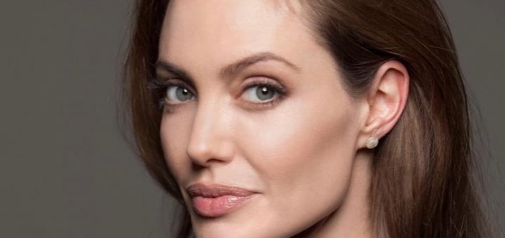 Анджелина Джоли