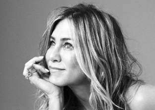 Дженнифер Энистон