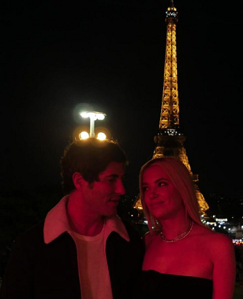 Эшли Бенсон