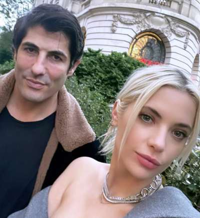 Эшли Бенсон